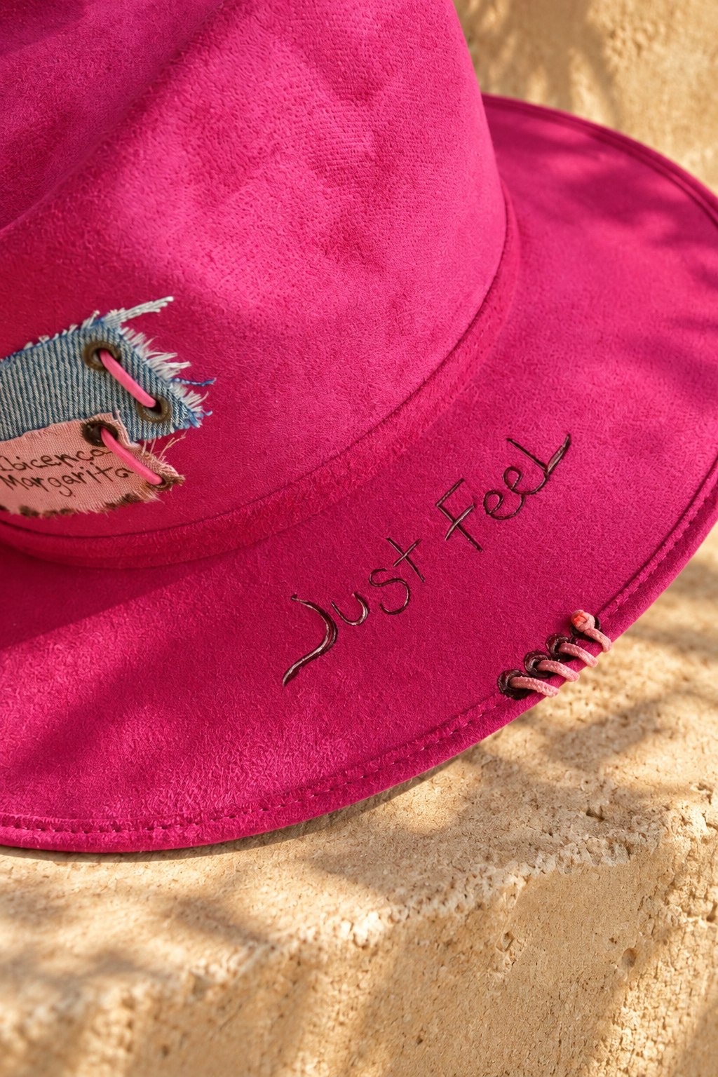 "Just feel" hat